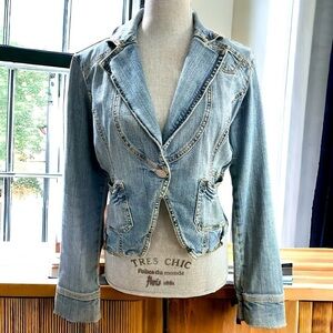YOUNIQUE Bolero Jean Jacket distressed with front pockets, one button closure. M